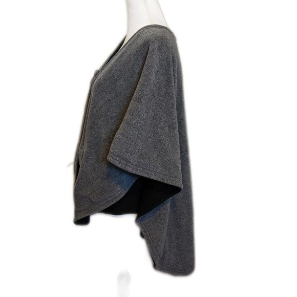 Charcoal gray/black outerwear cloak, cape, fleece wrap, coat, jacket, no tags - Picture 2 of 4